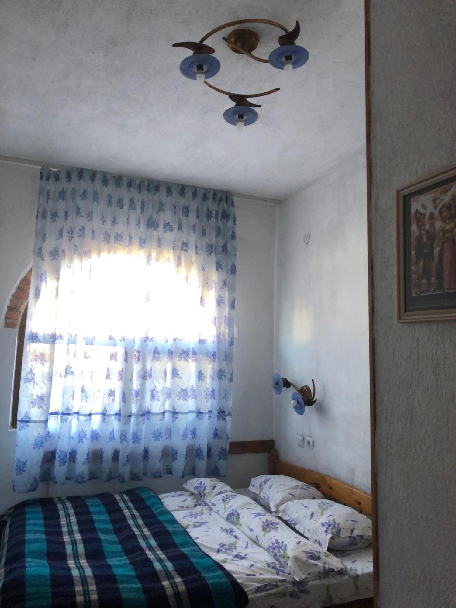 カロファー Лилянината Къщаヴィラ エクステリア 写真